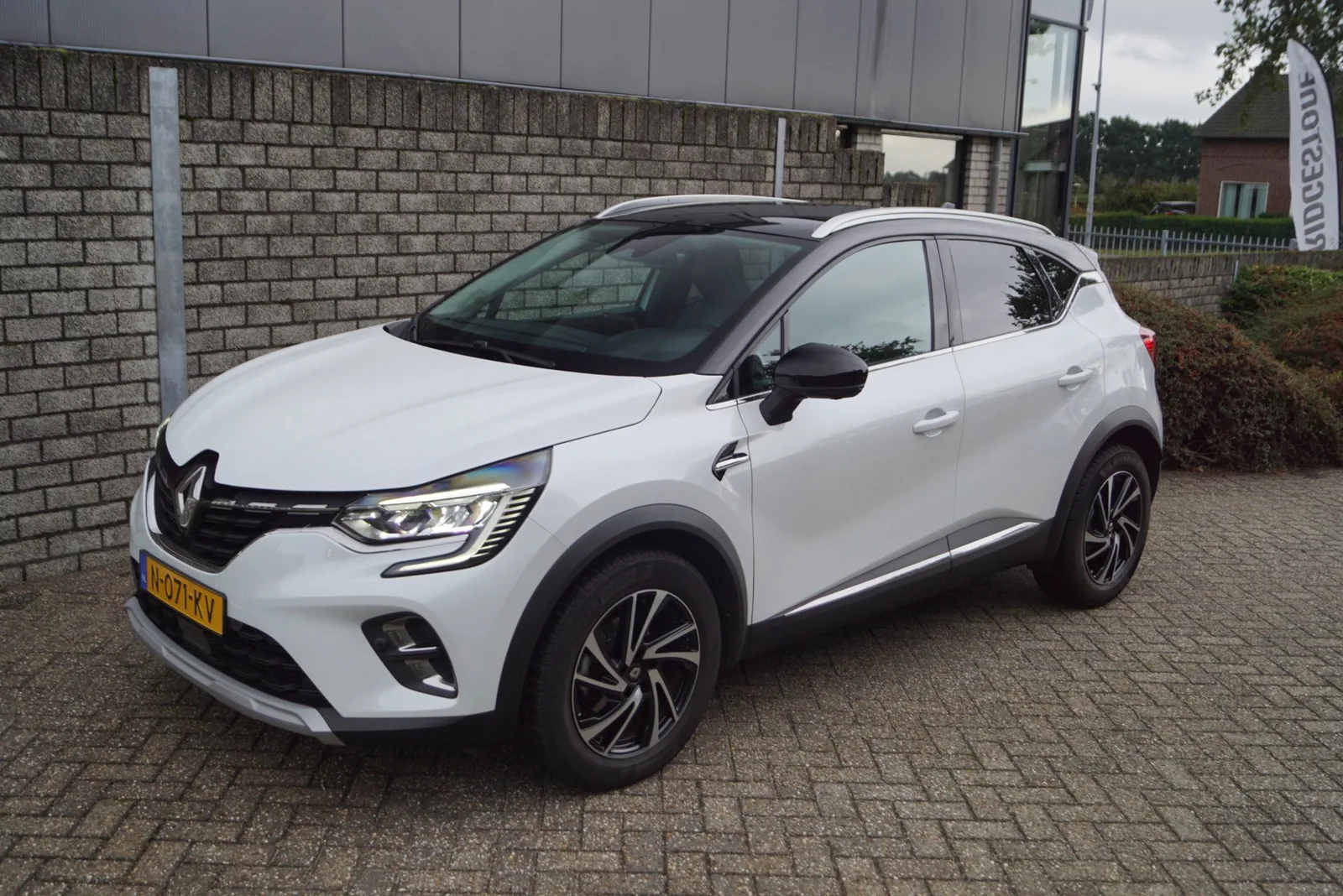 Renault Captur (2021) — foto 1