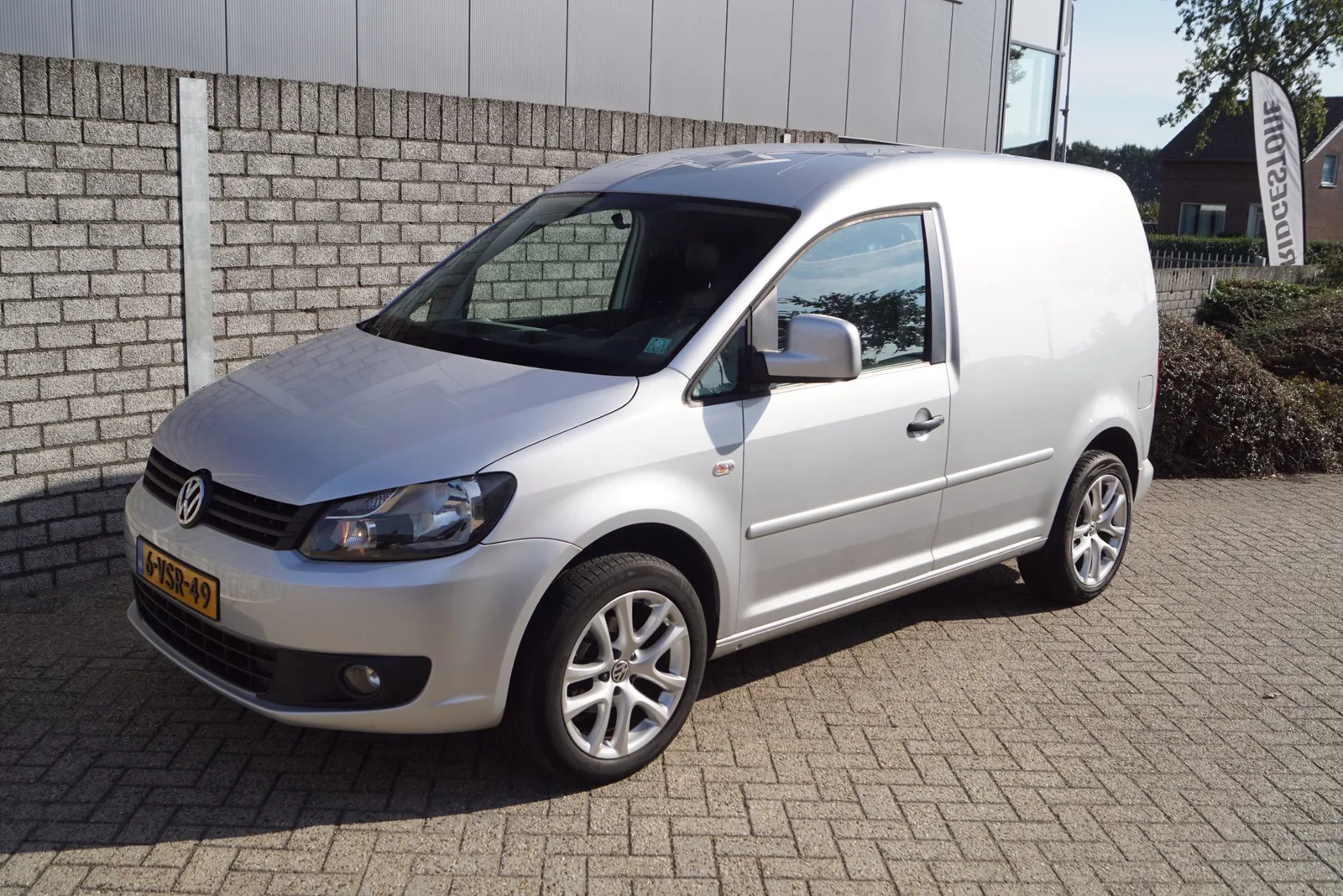 Volkswagen Caddy (2012) — foto 1