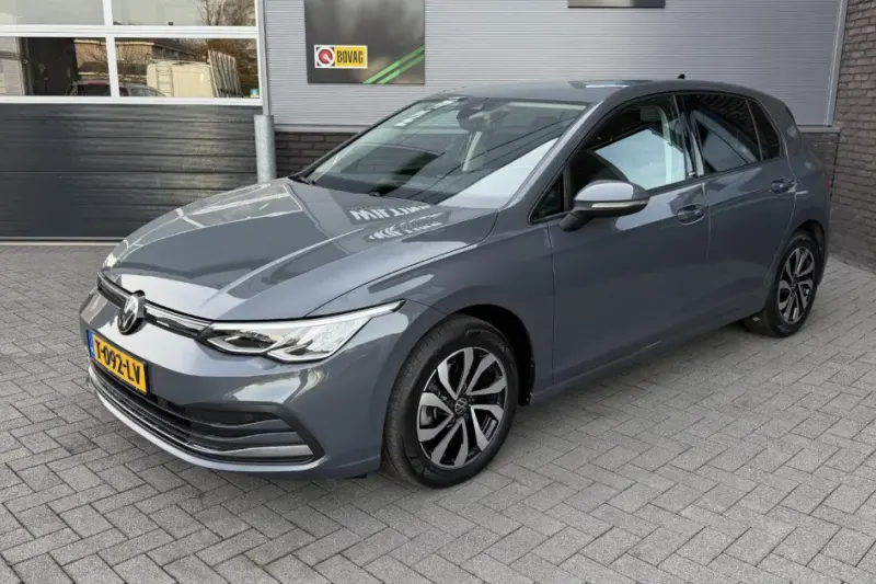 Volkswagen Golf (2022)