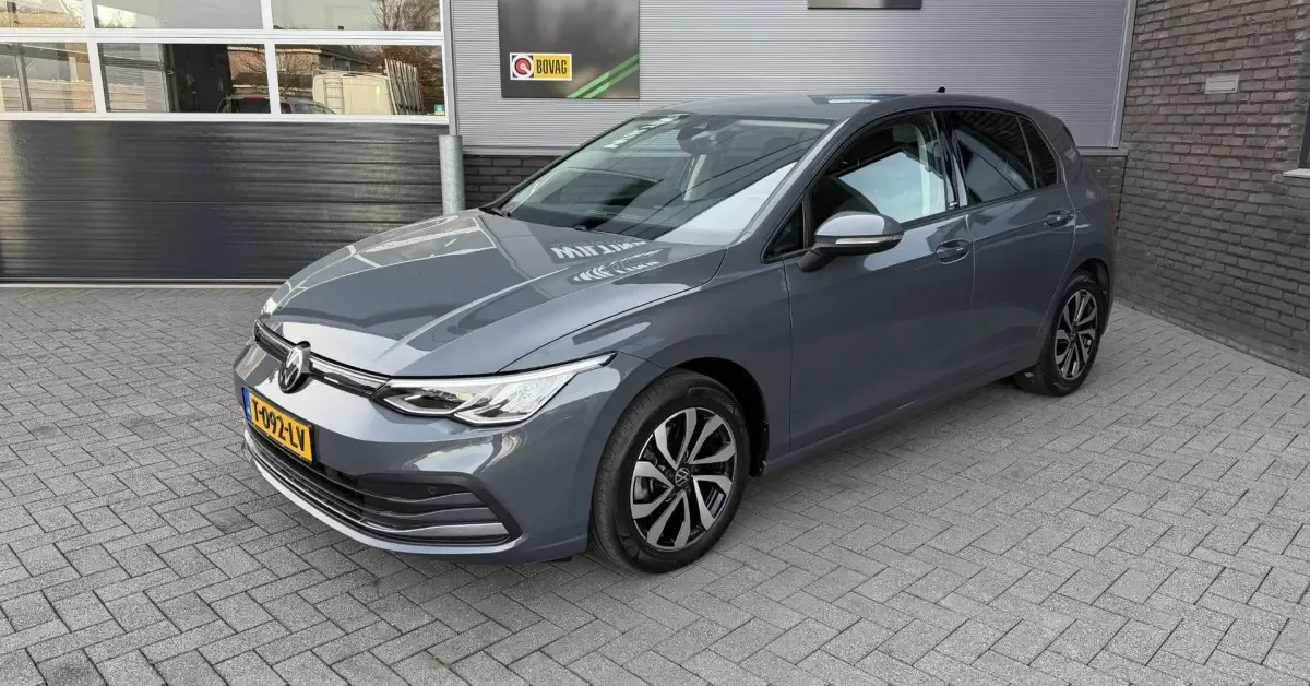 Volkswagen Golf (2022) — foto 1