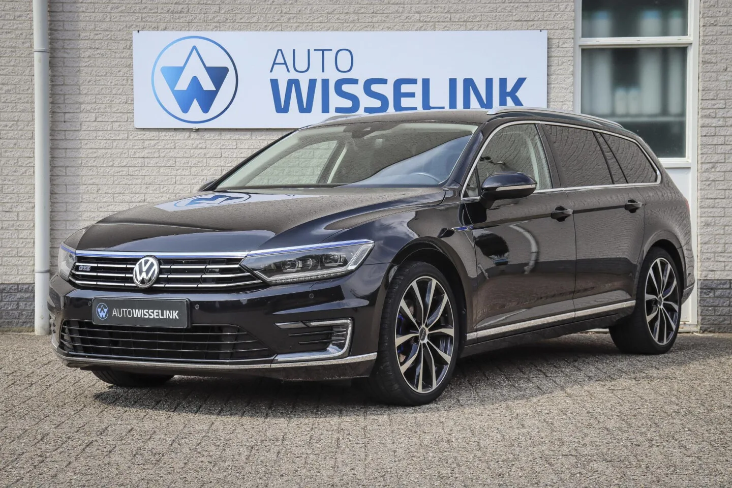 Volkswagen Passat (2015) — foto 1