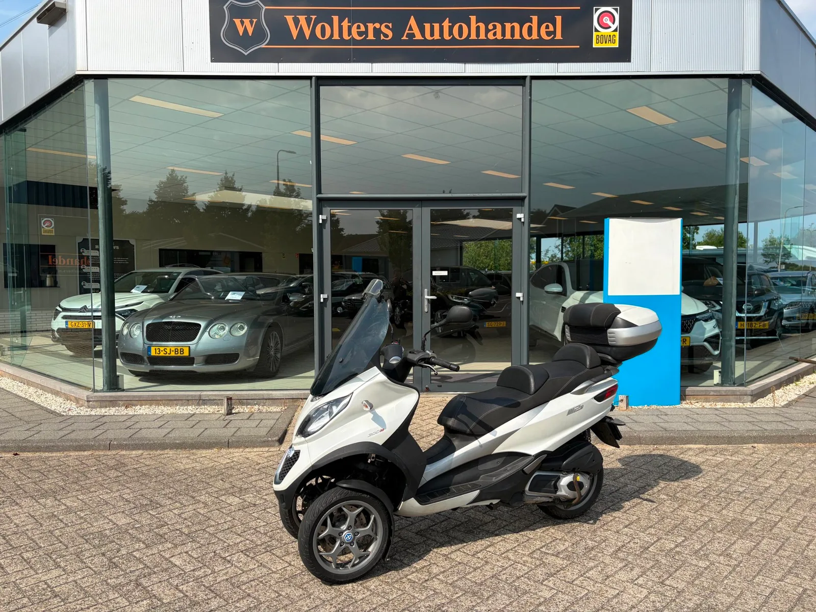 Piaggio Scooter 300 LT MP3 Yourban (2016) — foto 1