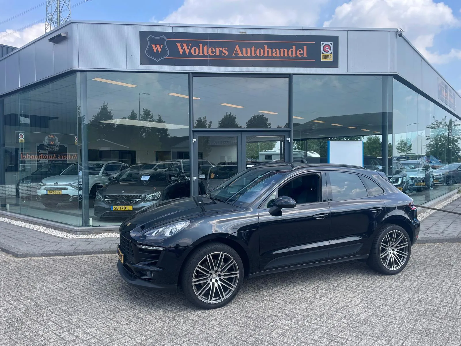 Porsche Macan (2018) — foto 1