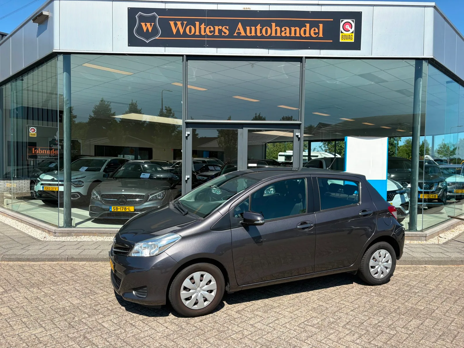 Toyota Yaris (2013) — foto 1