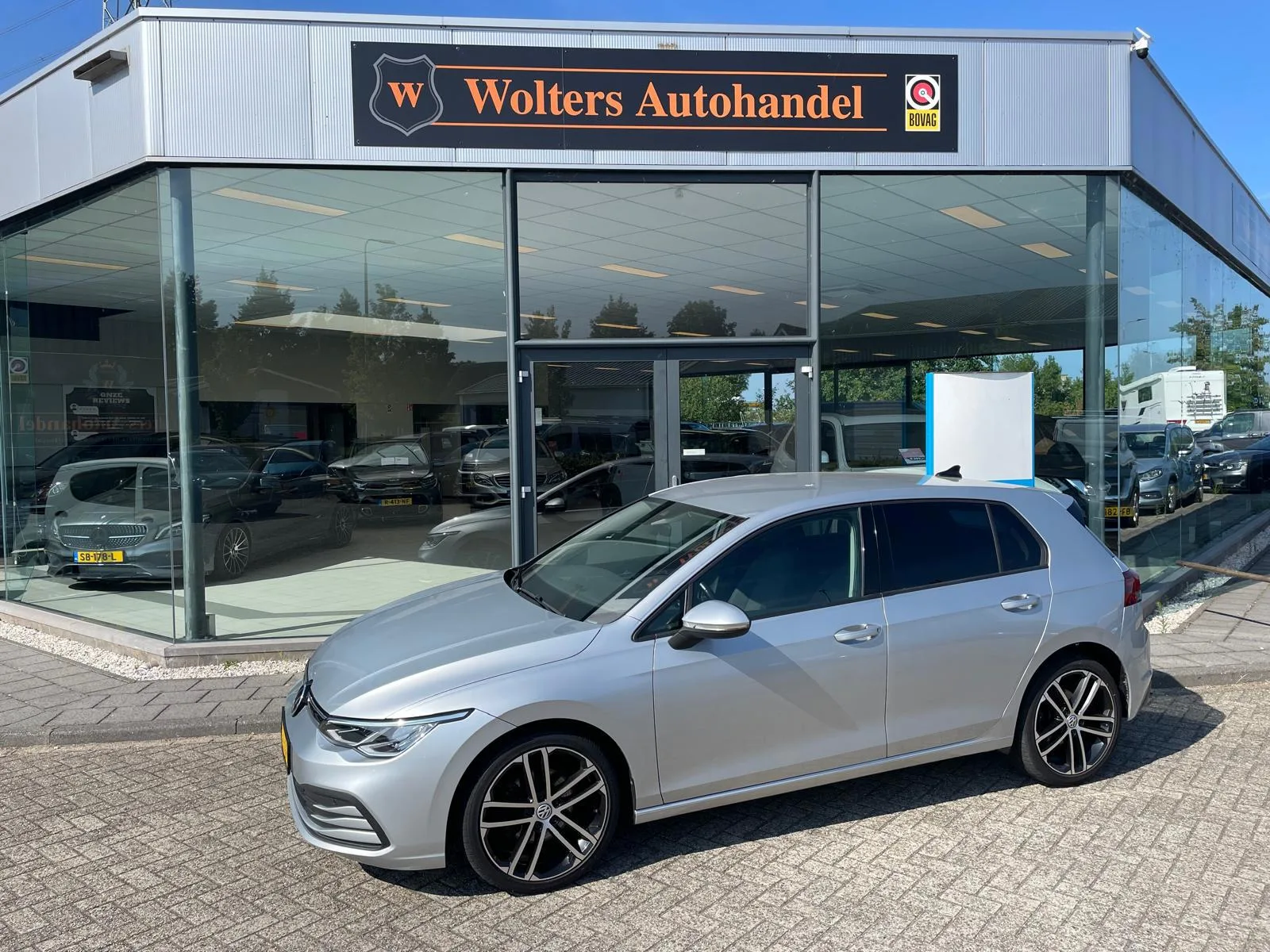 Volkswagen Golf (2020) — foto 1