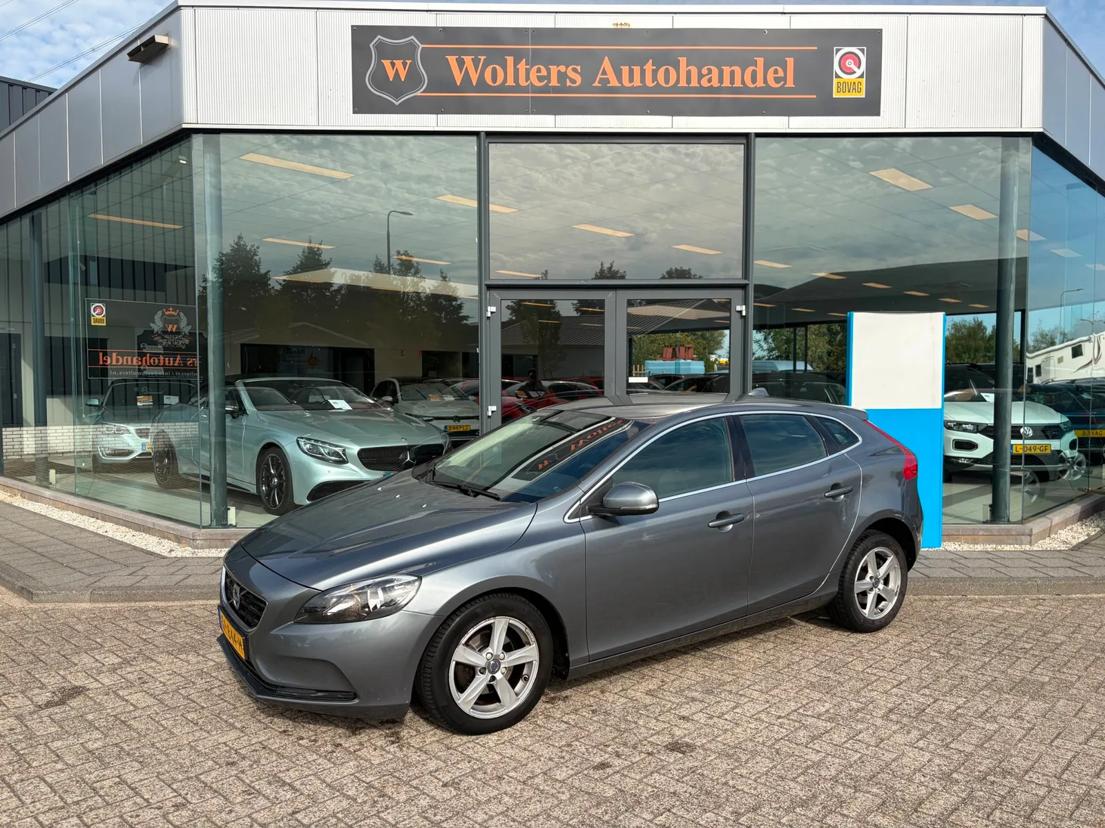 Volvo V40 (2015) — foto 1