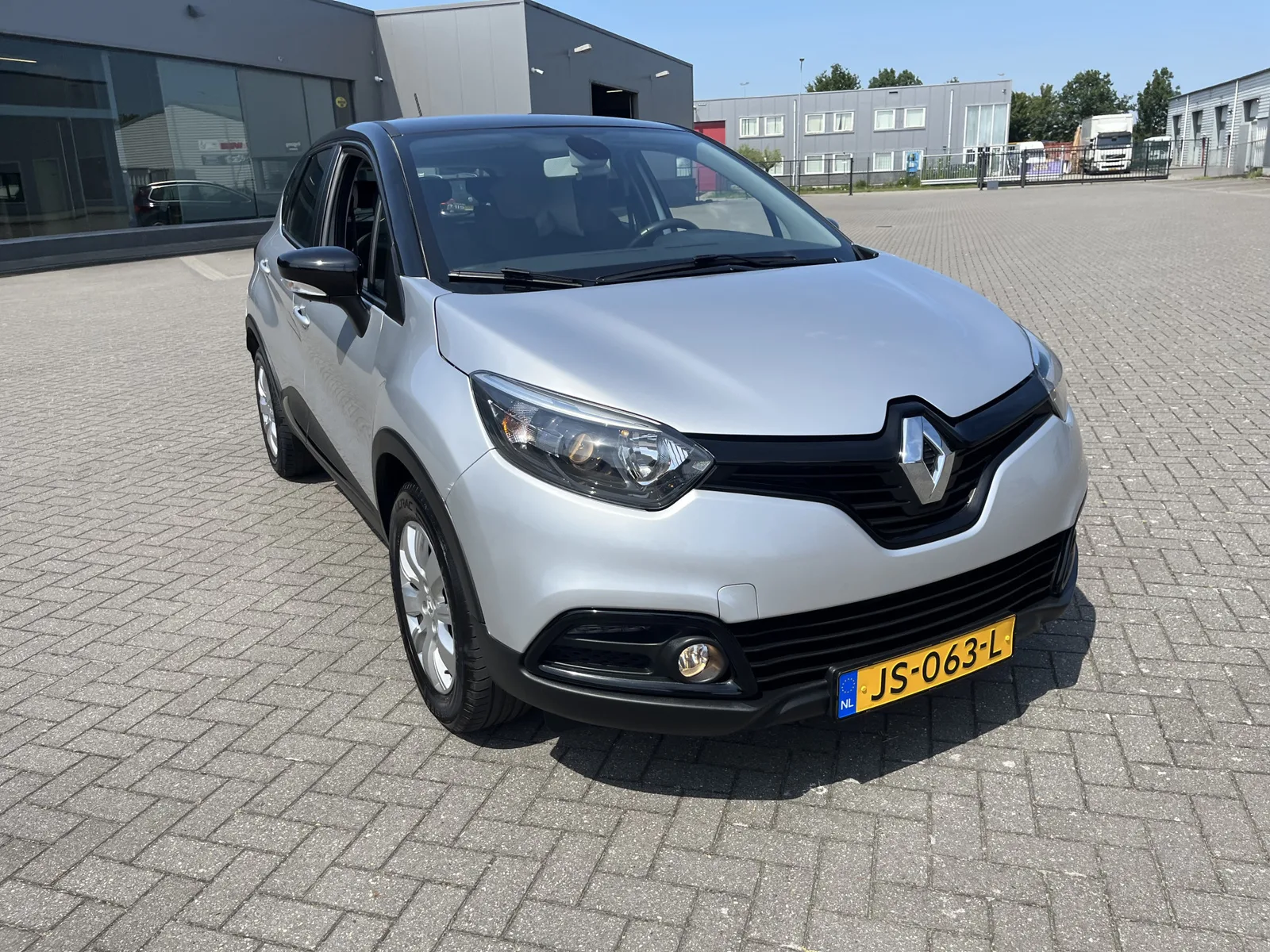 Renault Captur (2015) — foto 1