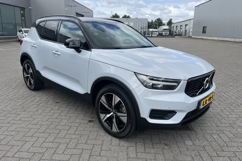 Volvo XC40 (2022)