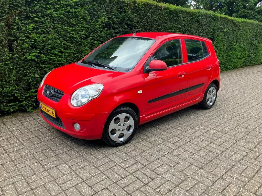 Kia Picanto (2010) — foto 1
