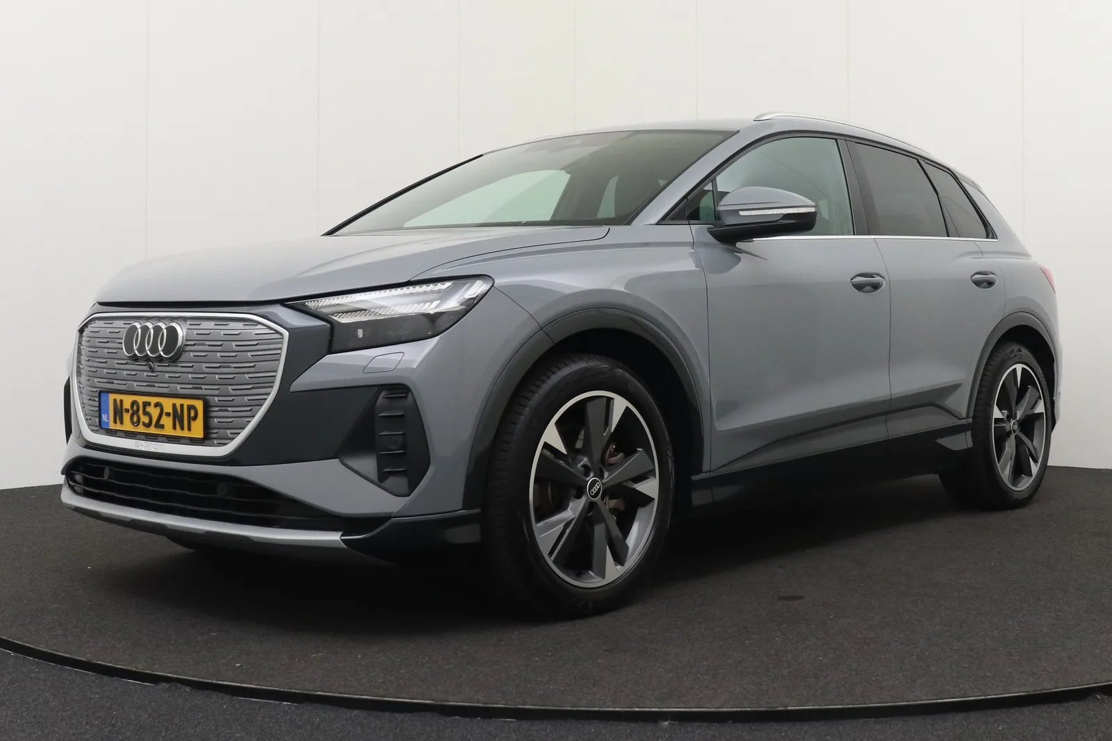 Audi Q4 e-tron (2021) — foto 1