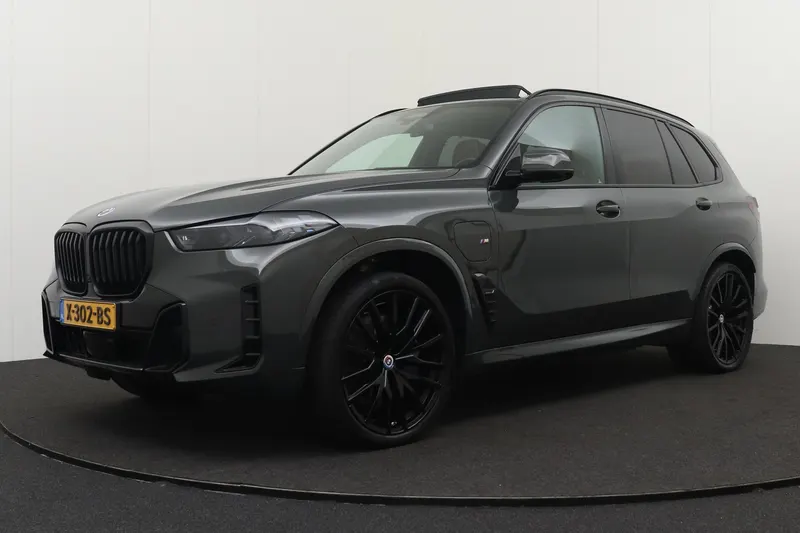BMW X5 (2023)