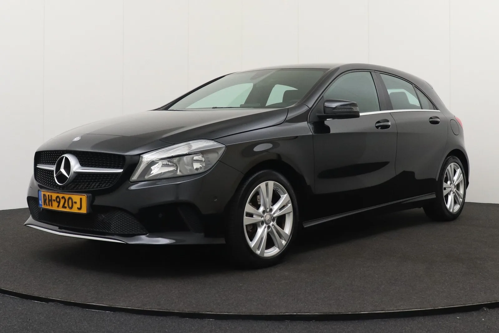 Mercedes-Benz A-Klasse (2017) — foto 1