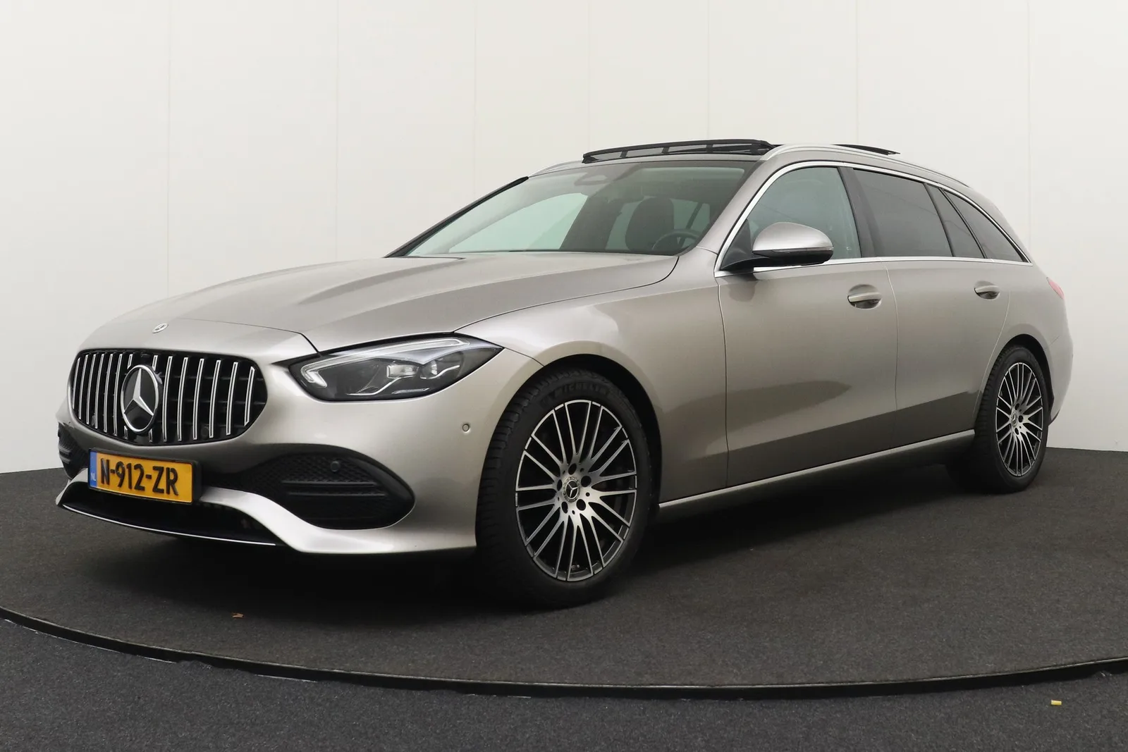 Mercedes-Benz C-Klasse (2022) — foto 1