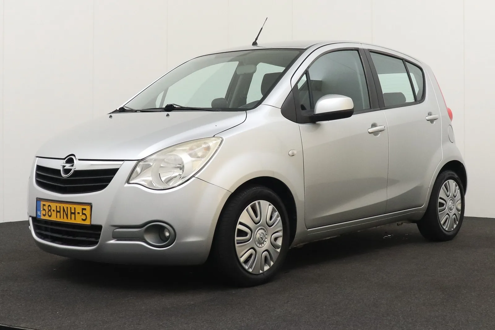 Opel Agila (2009) — foto 1