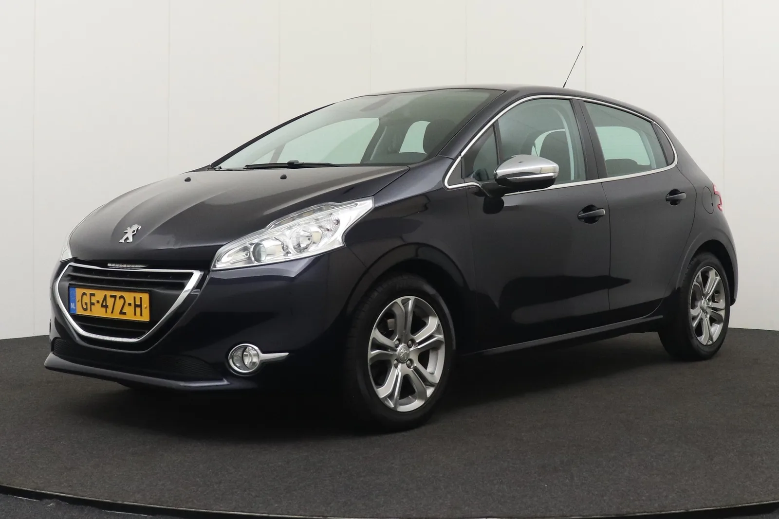 Peugeot 208 (2015) — foto 1