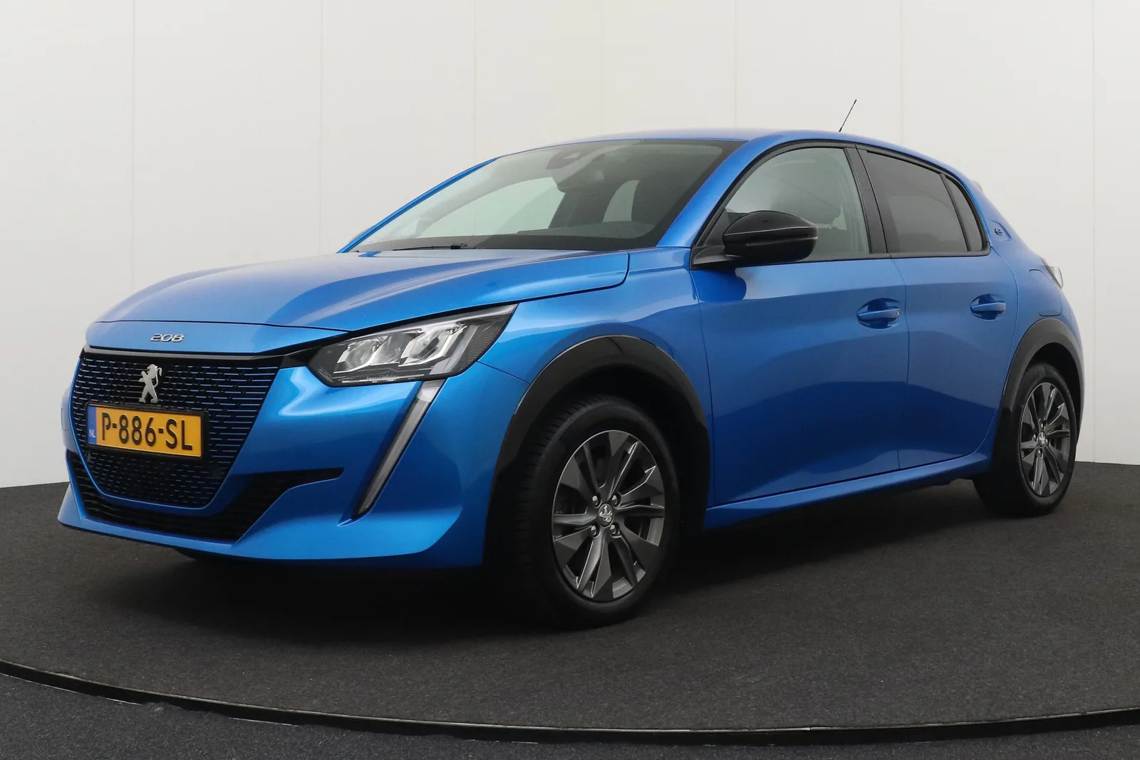 Peugeot e-208 (2022) — foto 1