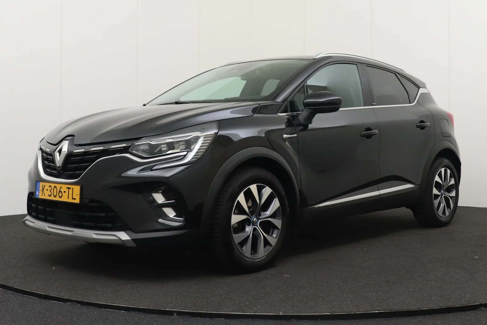 Renault Captur (2021) — foto 1