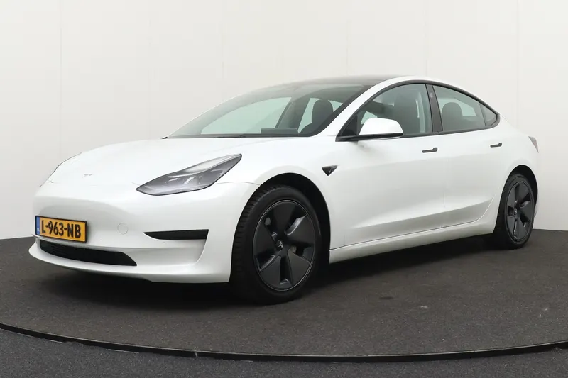 Tesla Model 3 (2021)