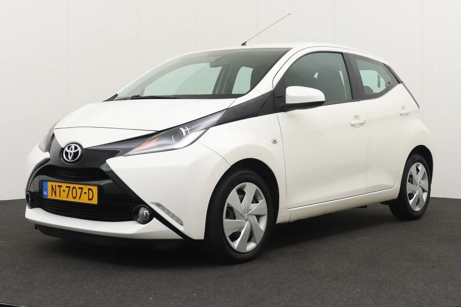 Toyota Aygo (2017) — foto 1