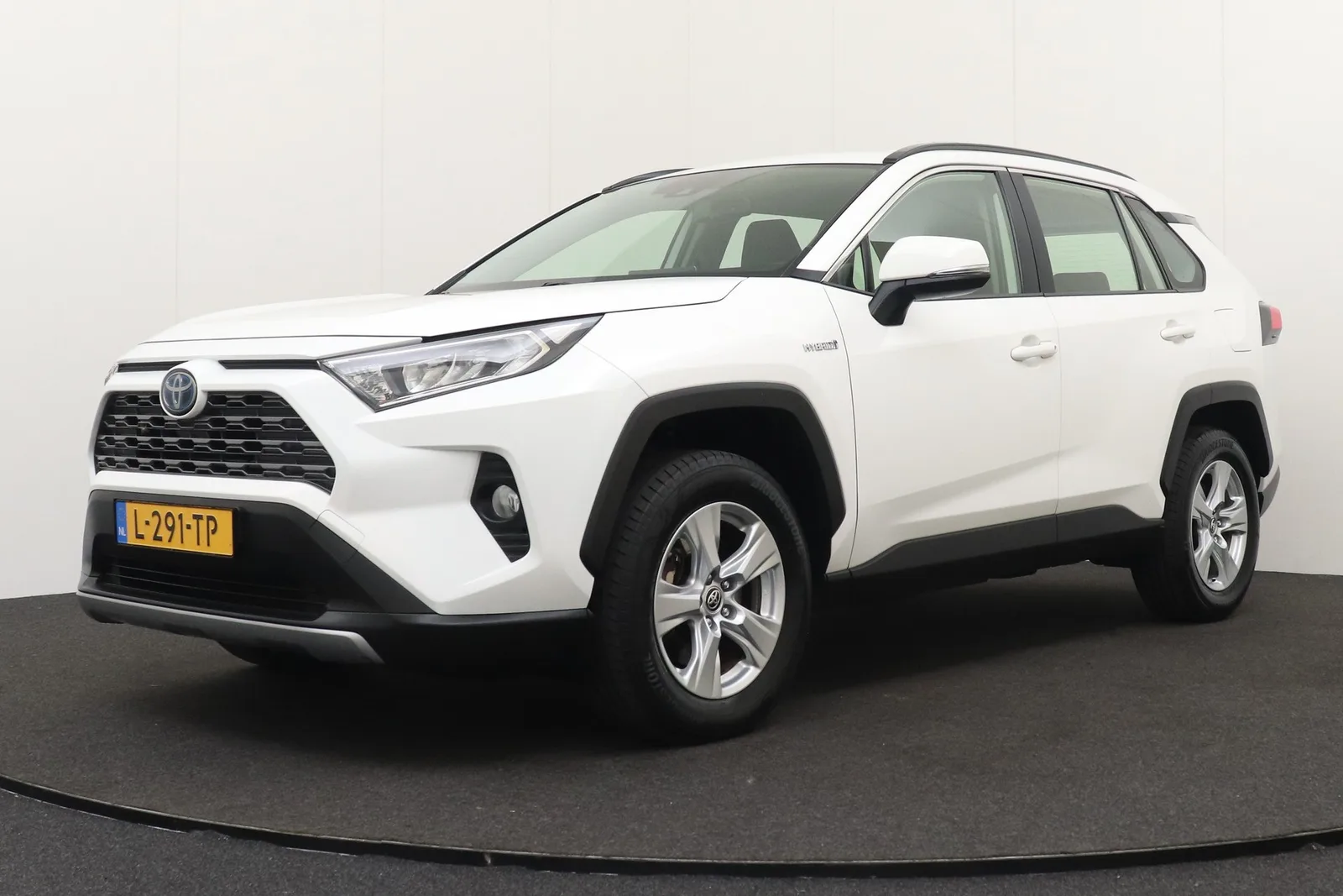 Toyota RAV4 (2021) — foto 1