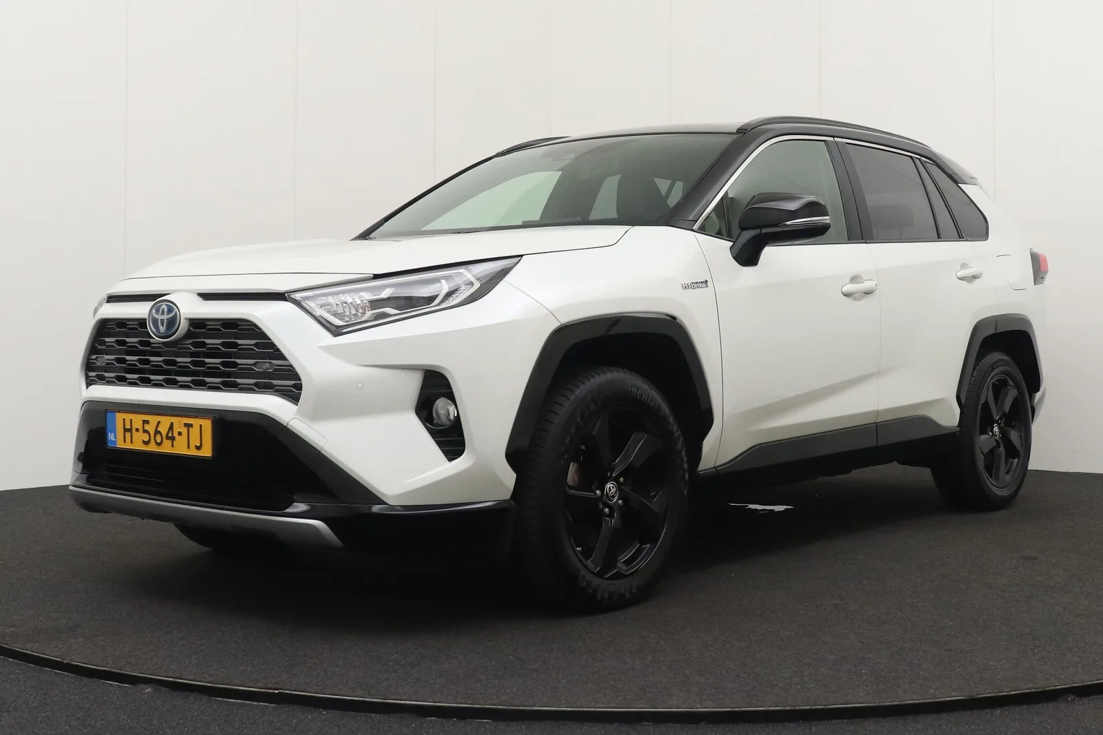 Toyota RAV4 (2020) — foto 1