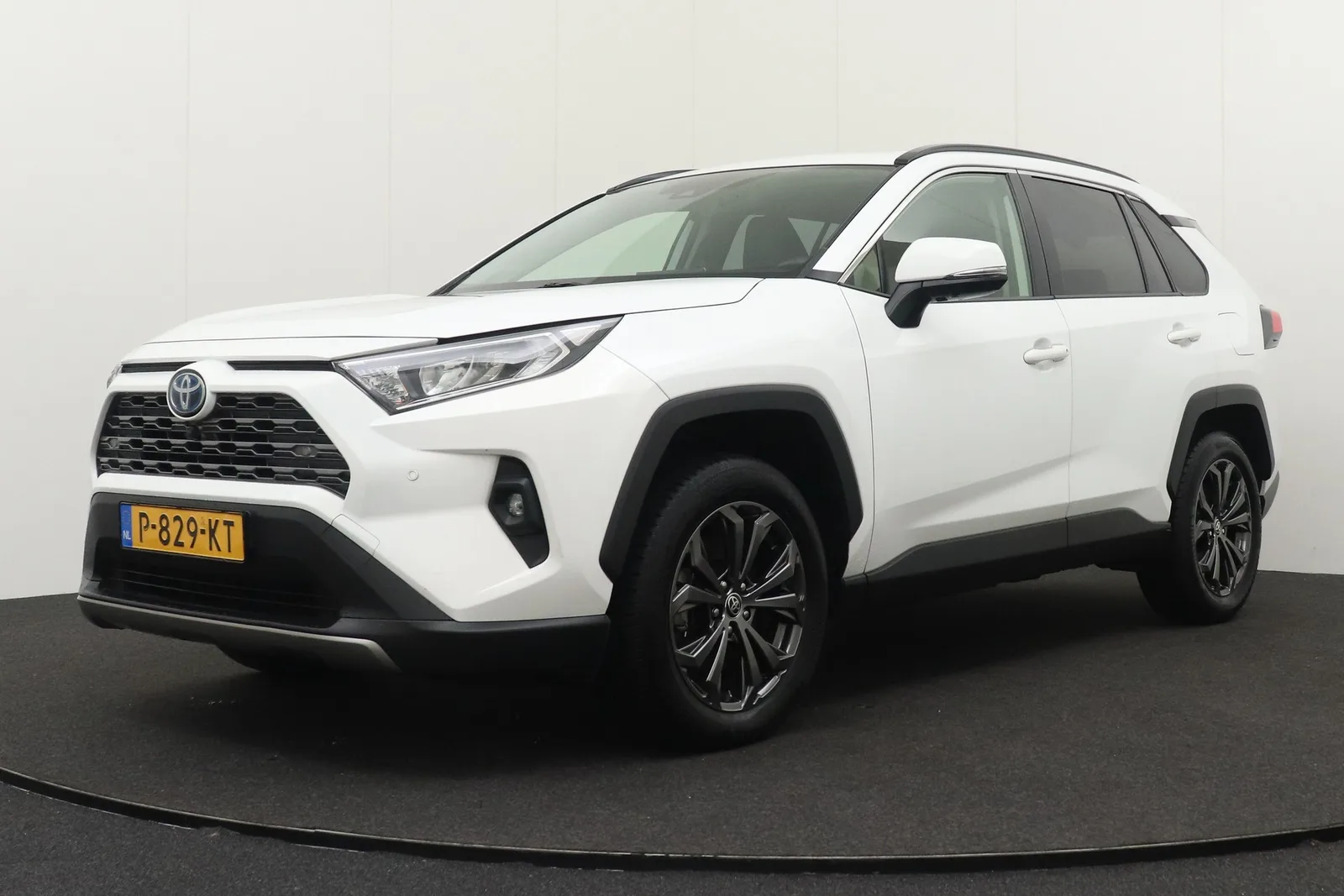 Toyota RAV4 (2022) — foto 1