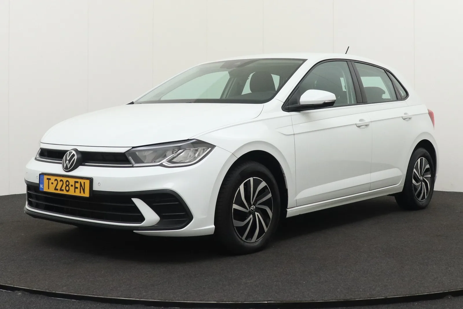 Volkswagen Polo (2023) — foto 1