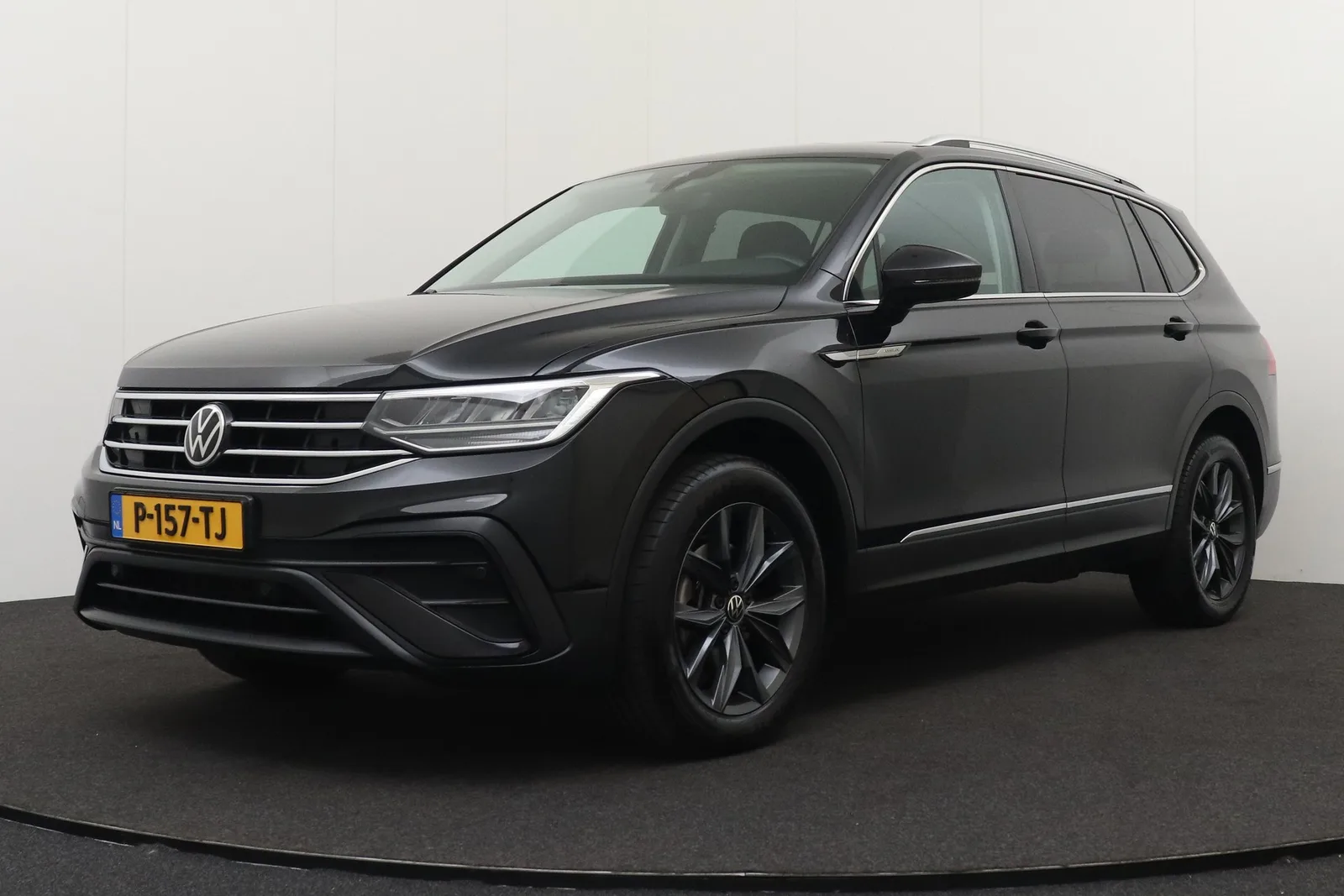 Volkswagen Tiguan (2022) — foto 1