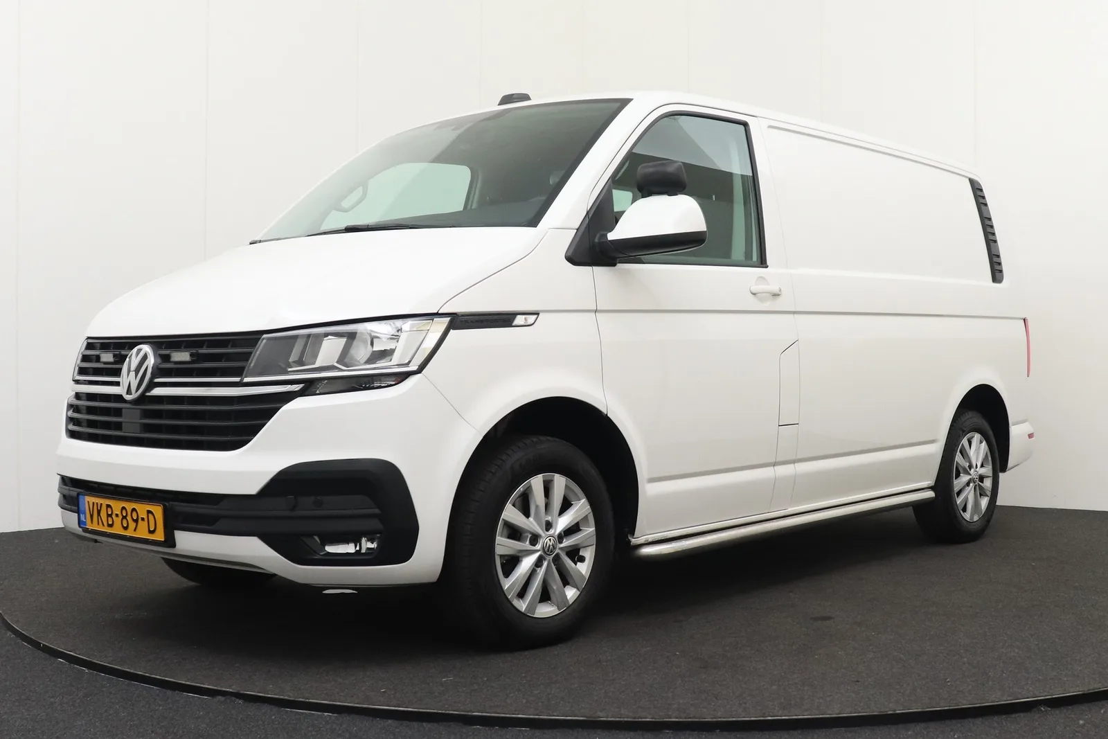 Volkswagen Transporter (2021) — foto 1
