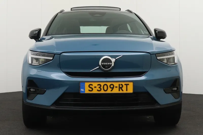Volvo XC40 (2023)