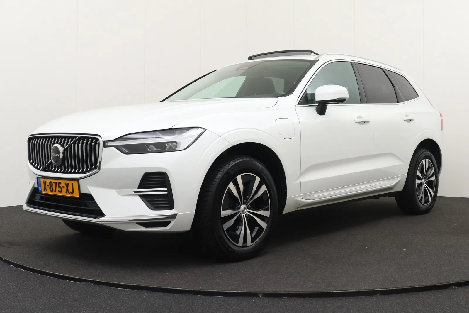Volvo XC60 (2024) — foto 1