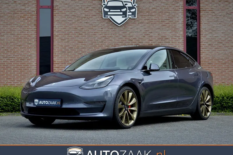 Tesla Model 3 (2020)