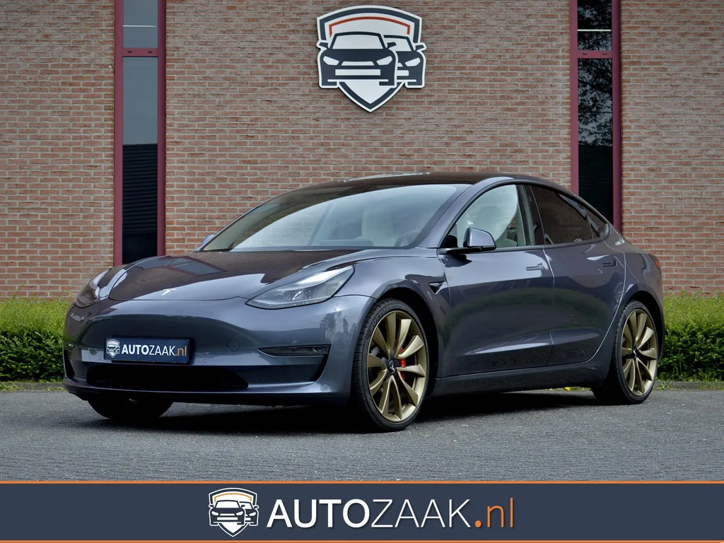 Tesla Model 3 (2020) — foto 1