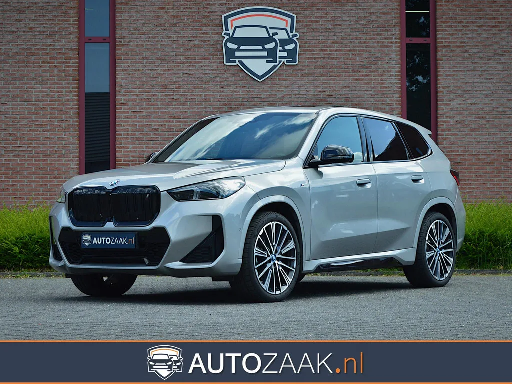 BMW iX1 (2023) — foto 1