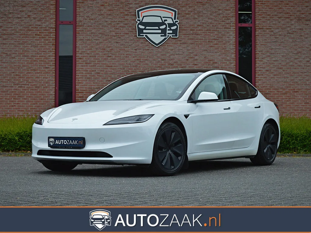 Tesla Model 3 (2024) — foto 1