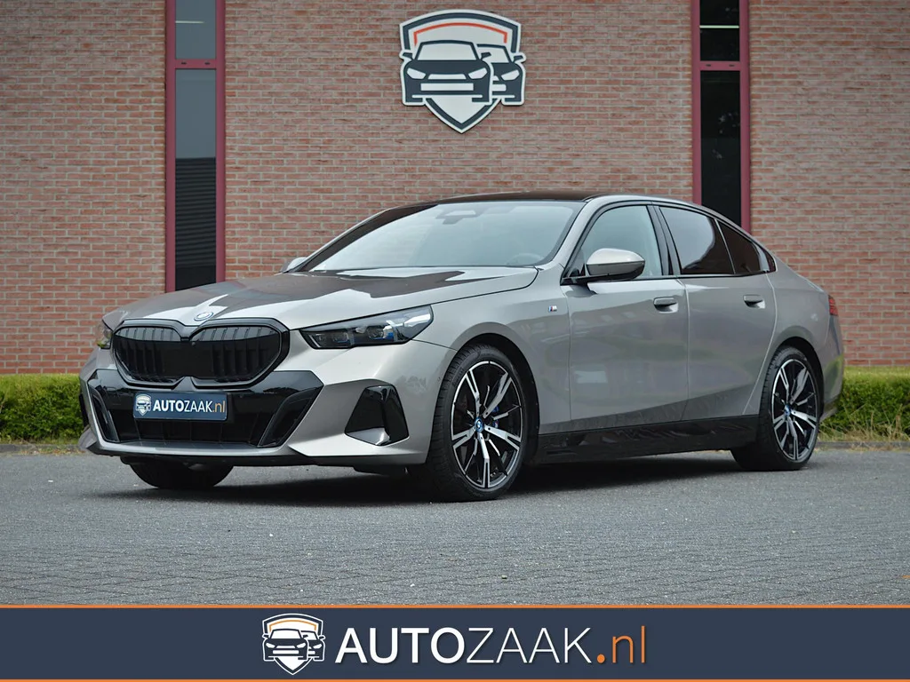 BMW i5 (2023) — foto 1