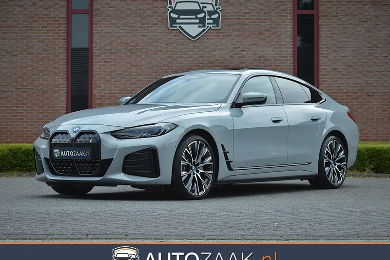 BMW i4 (2023)