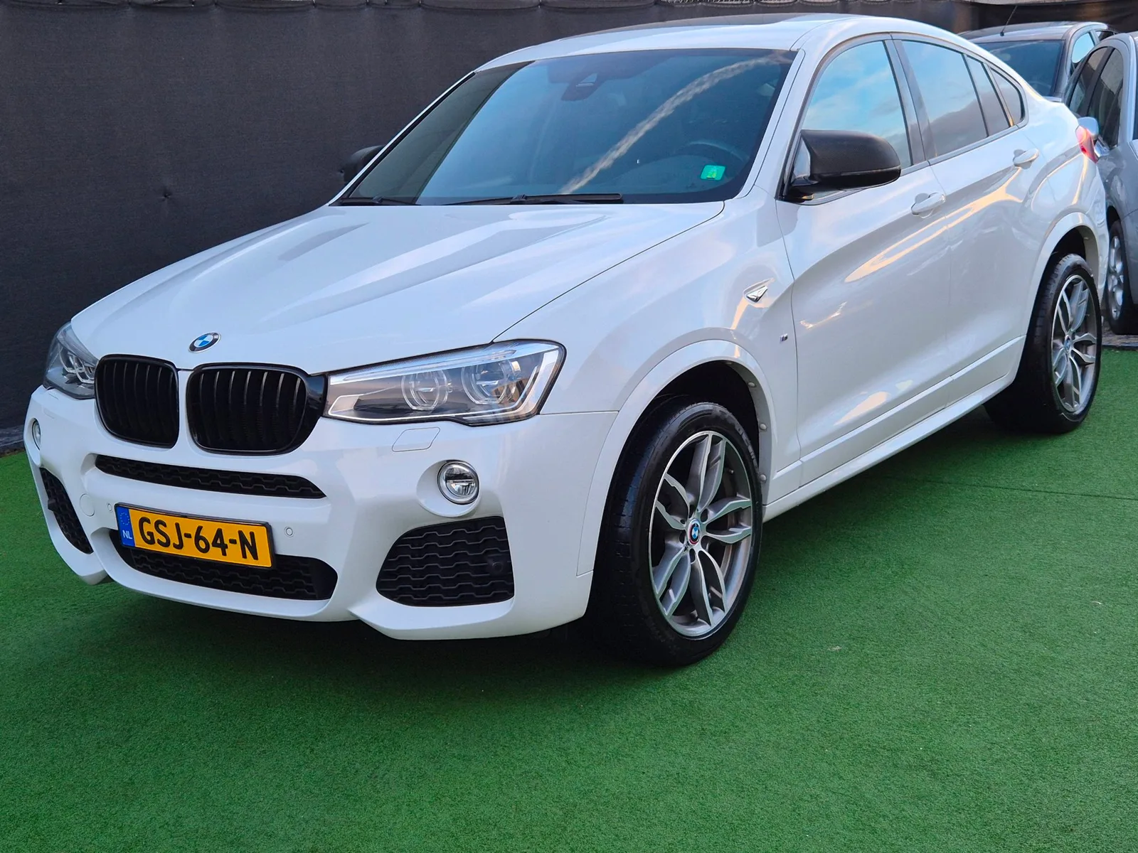 BMW X4 (2015) — foto 1