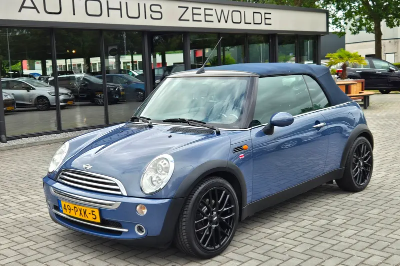MINI Cabrio (2004)
