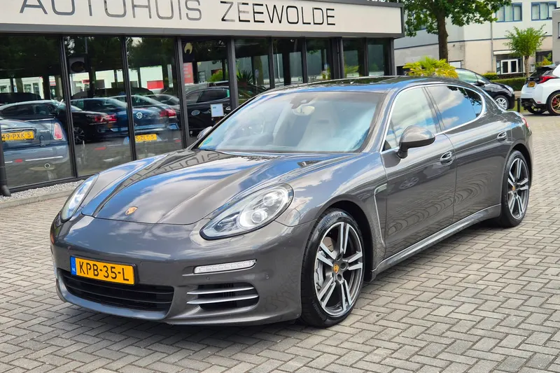 Porsche Panamera (2015)