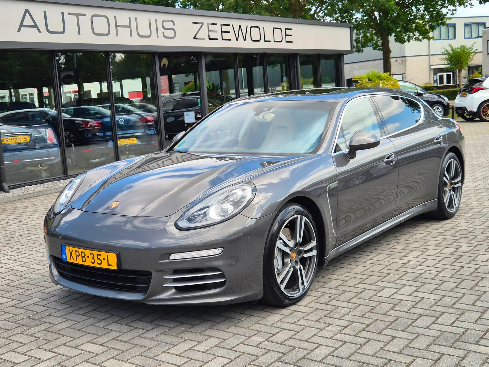 Porsche Panamera (2015) — foto 1