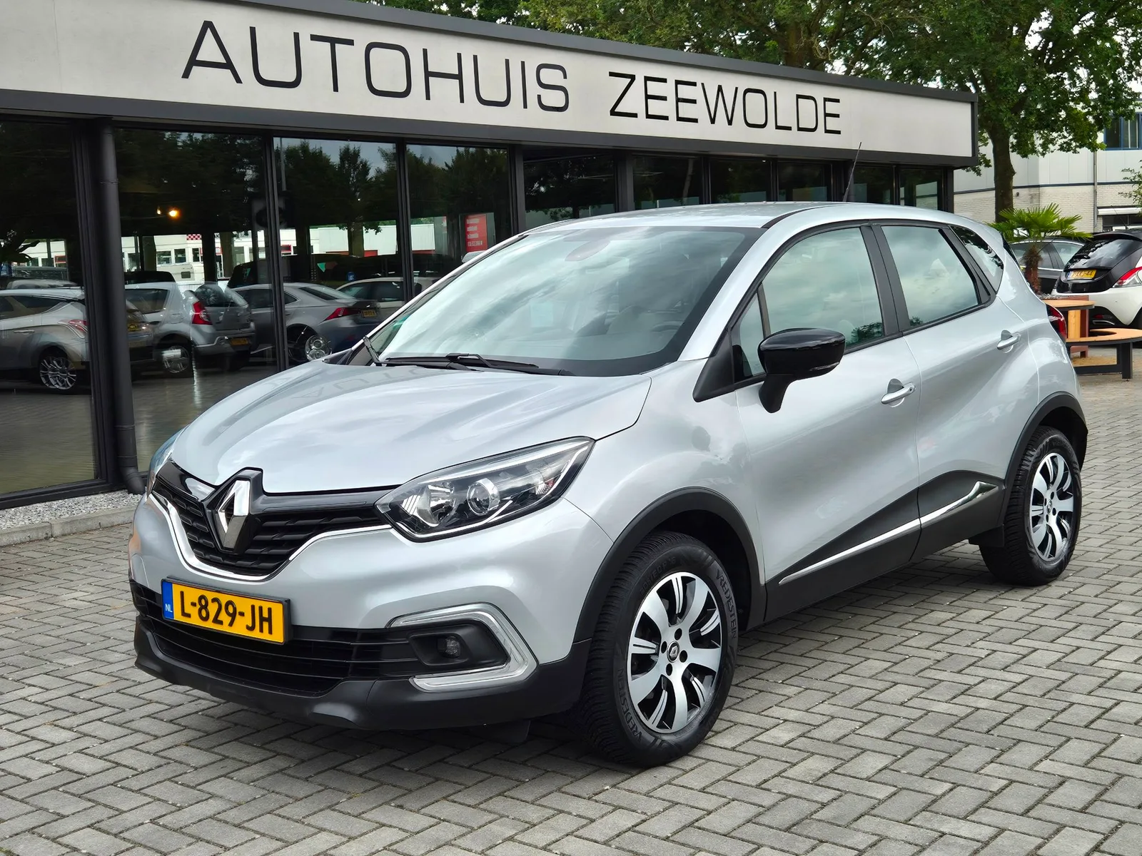 Renault Captur (2017) — foto 1