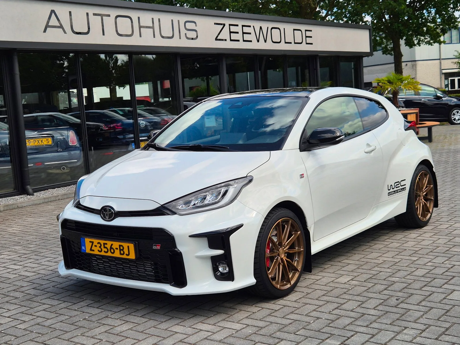 Toyota Yaris (2022) — foto 1