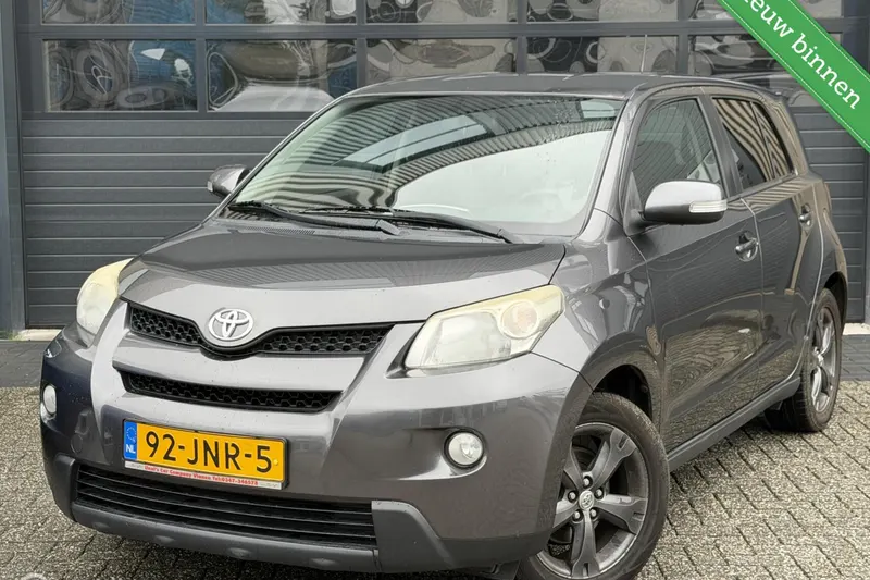 Toyota Urban (2009)
