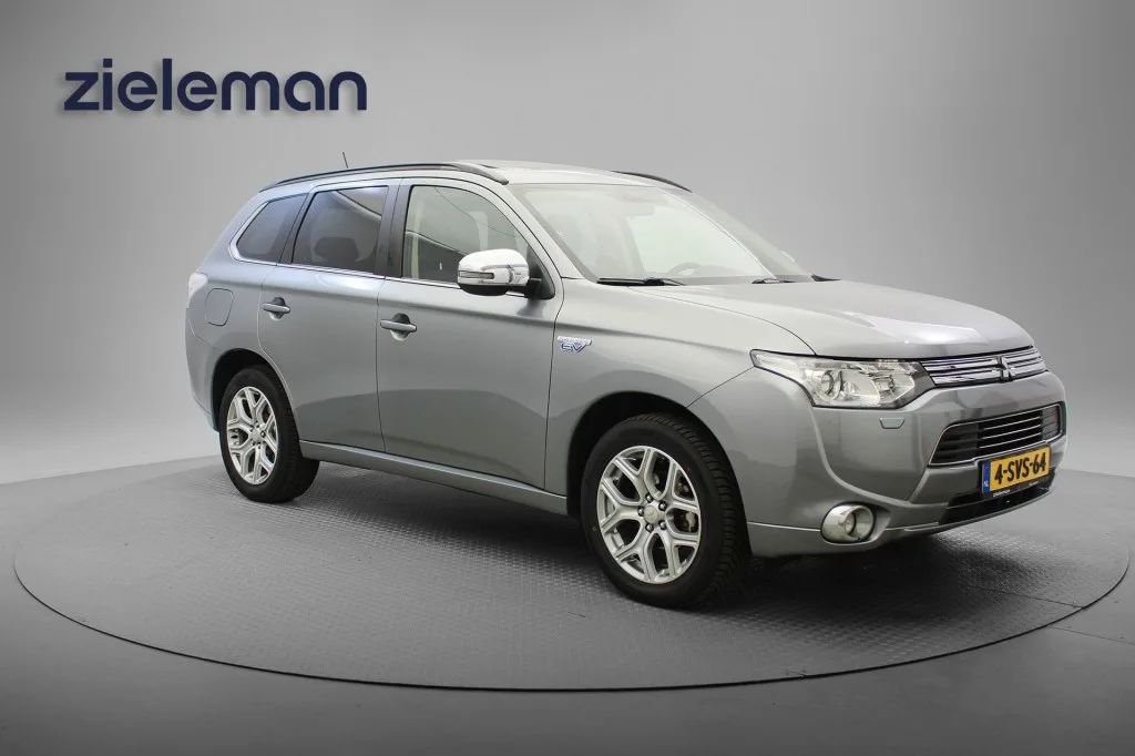 Mitsubishi Outlander (2013) — foto 1