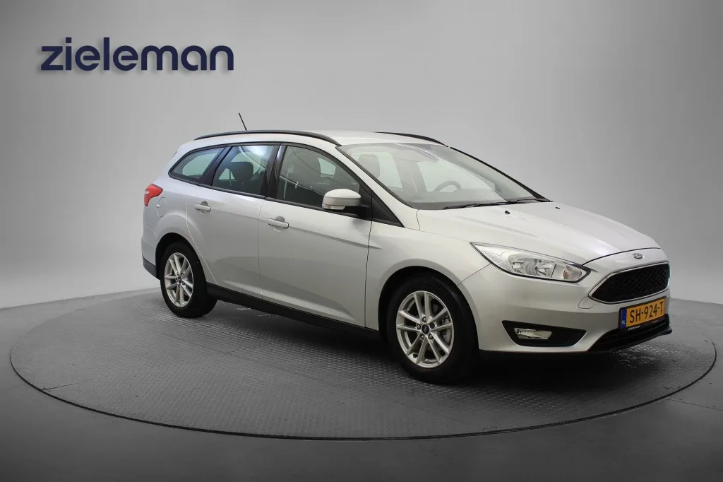 Ford Focus (2018) — foto 1
