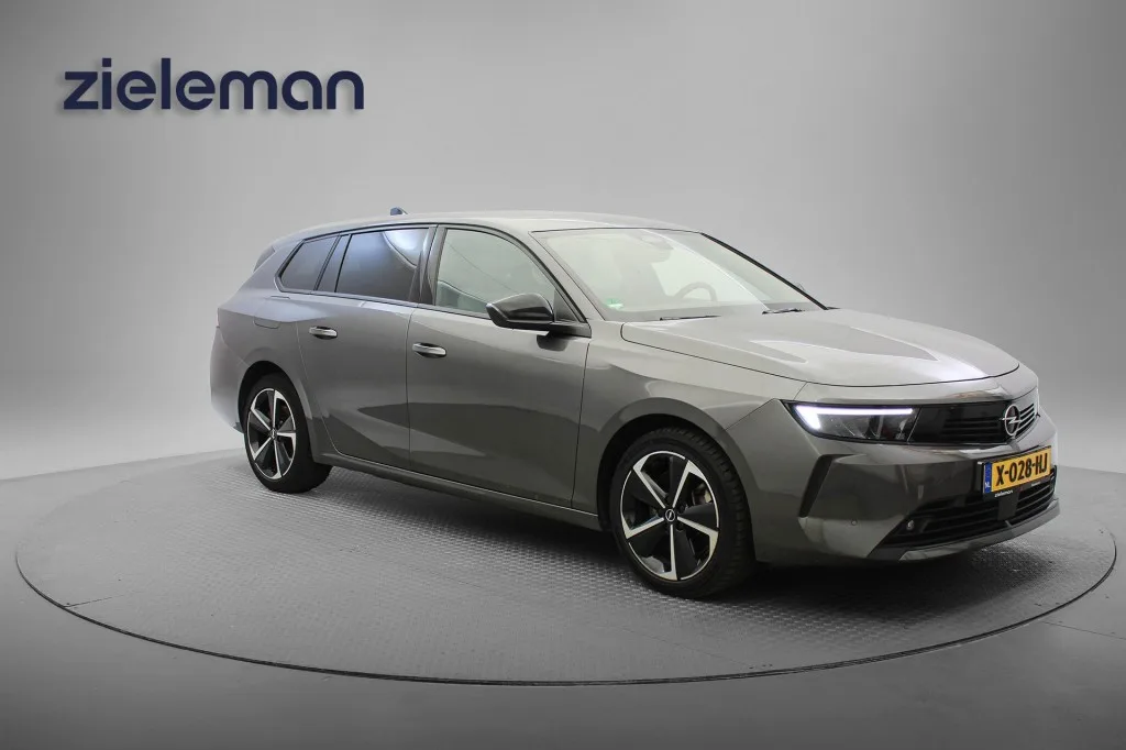Opel Astra (2023) — foto 1