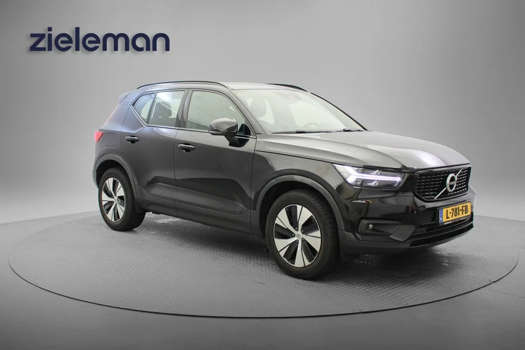 Volvo XC40 (2021) — foto 1