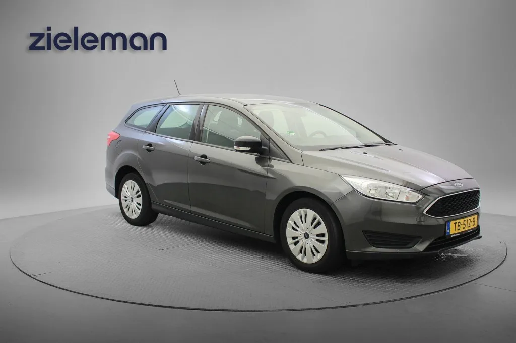 Ford Focus (2018) — foto 1