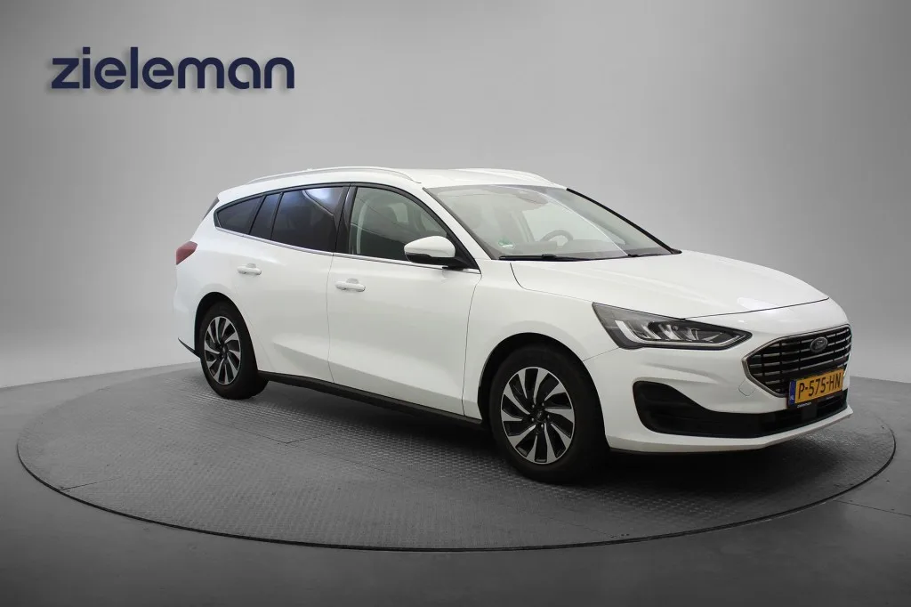 Ford Focus (2022) — foto 1